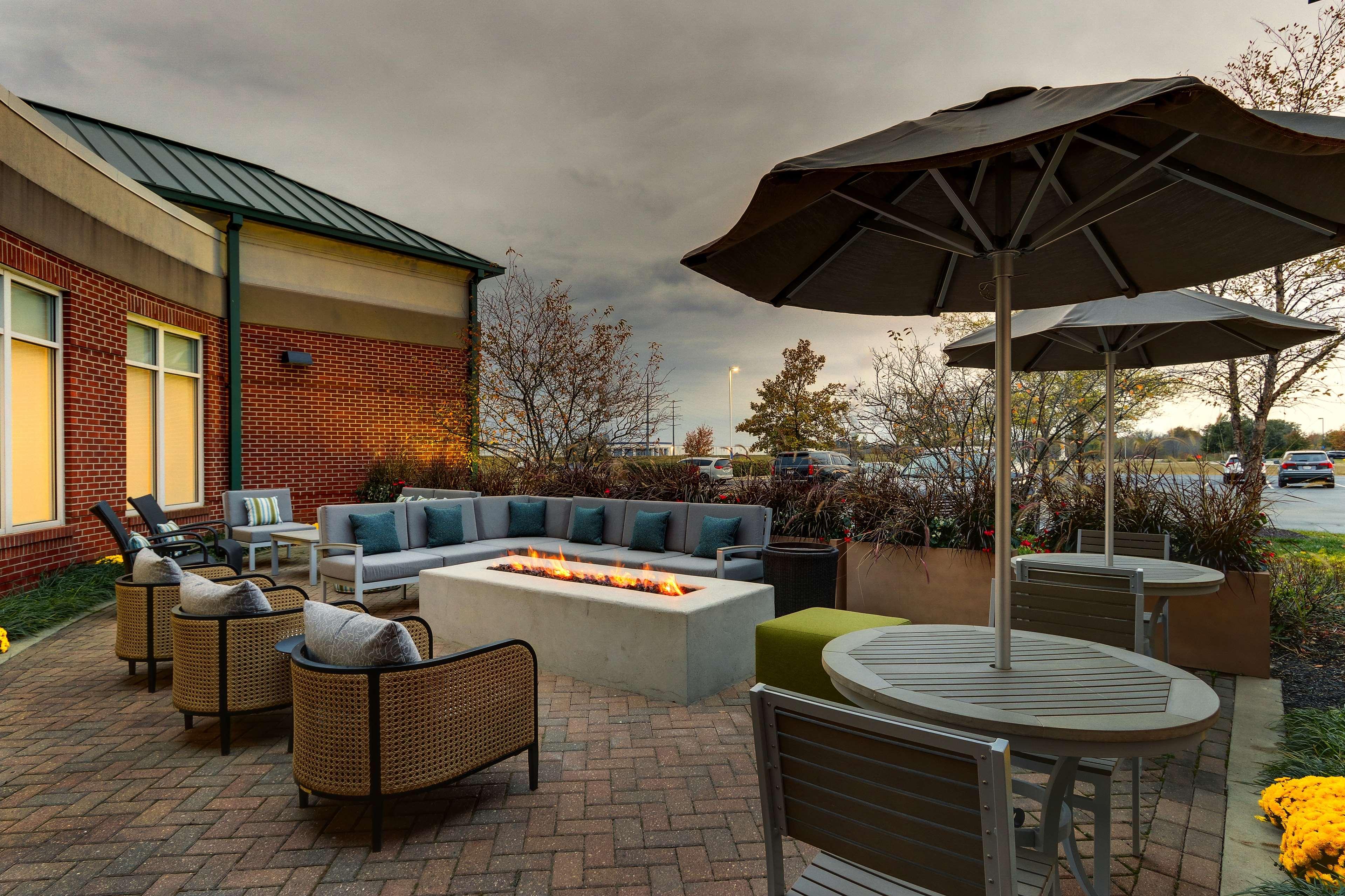 Hilton Garden Inn Indianapolis Airport Плейнфилд Экстерьер фото